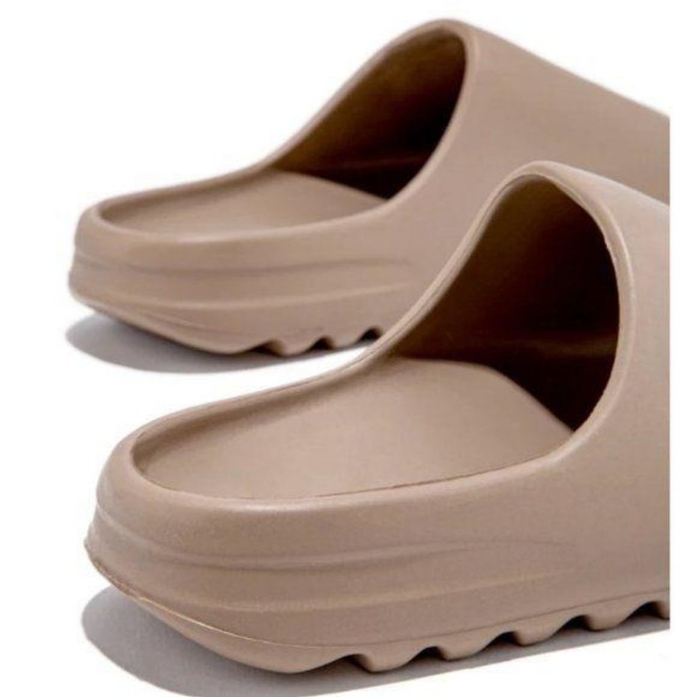 “Kanye” Slide Sandal in Mocha - Picture 4 of 8